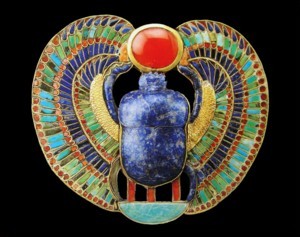 Borstsierraad van Toetanchamon, Grand Egyptian Museum Caïro